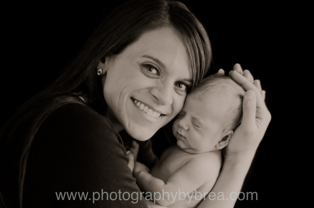 mom-and-baby-photographer