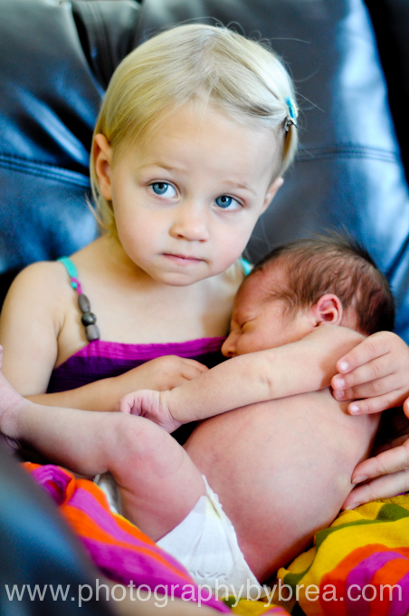 big-sister-cleveland-newborn-photography